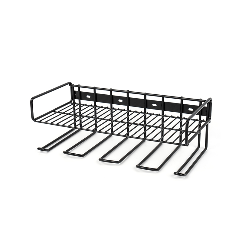 Nástenný organizér elektrického náradia do garáže