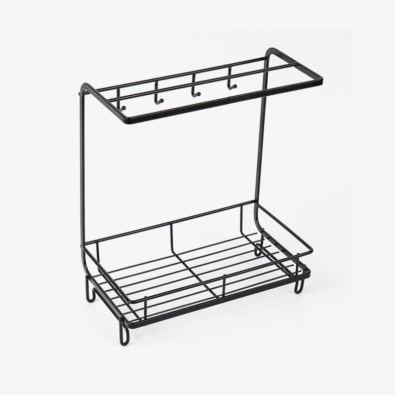 Kuchynský drez so špongiou a držiakom na utierku